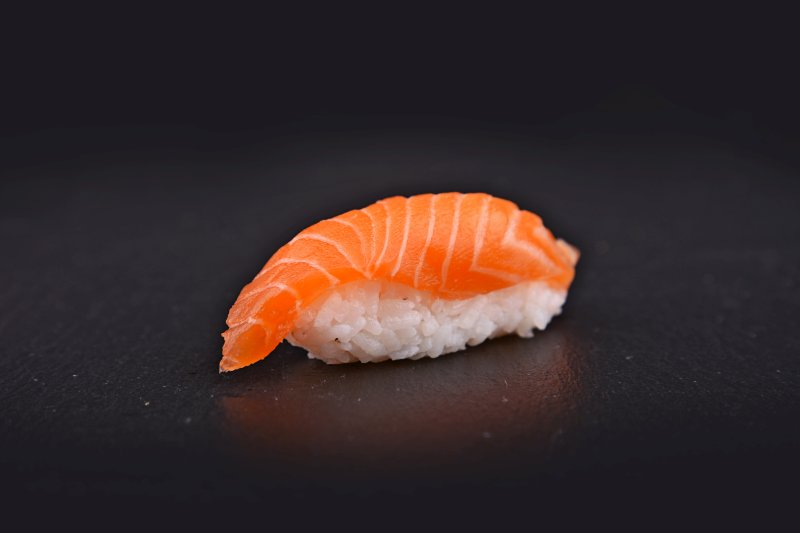 Lazac nigiri