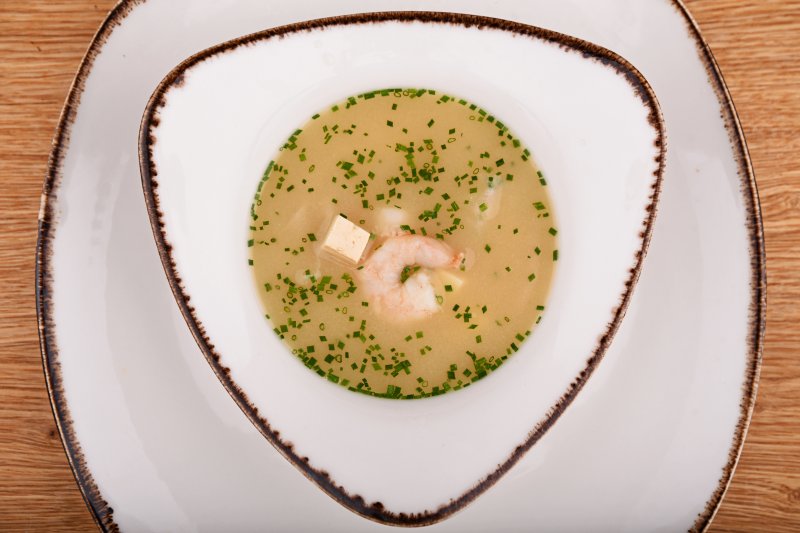 Miso leves tigrisrákkal